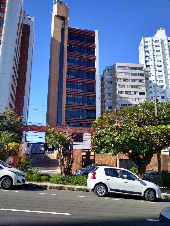 Maravilhoso Apartamento 2 Quartos Com Ofuro Porto Da Barra Salvador Summer Barra Flat Exteriör bild