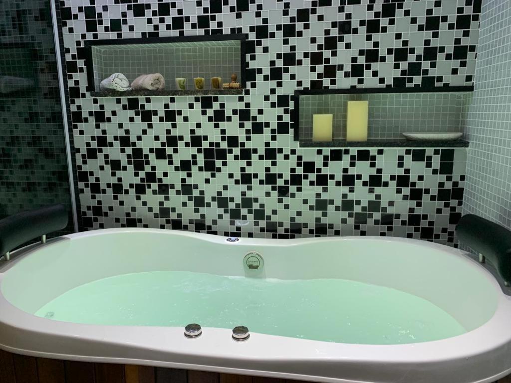Maravilhoso Apartamento 2 Quartos Com Ofuro Porto Da Barra Salvador Summer Barra Flat Exteriör bild