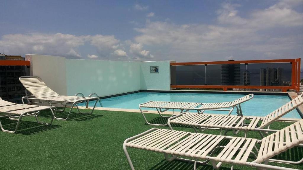 Maravilhoso Apartamento 2 Quartos Com Ofuro Porto Da Barra Salvador Summer Barra Flat Exteriör bild